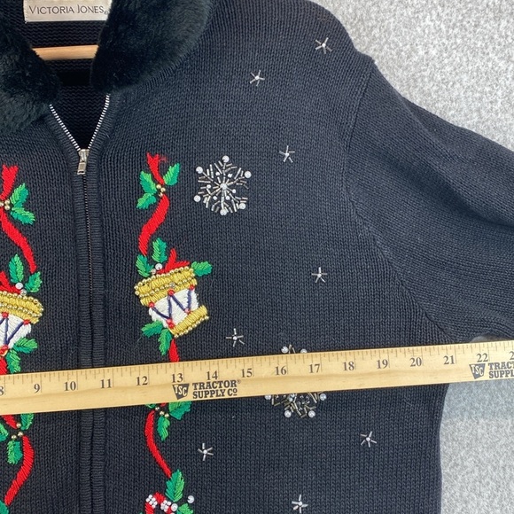 Vtg Victoria Jones Christmas cardigan M zipper beading & embroidery festive - Picture 3 of 11